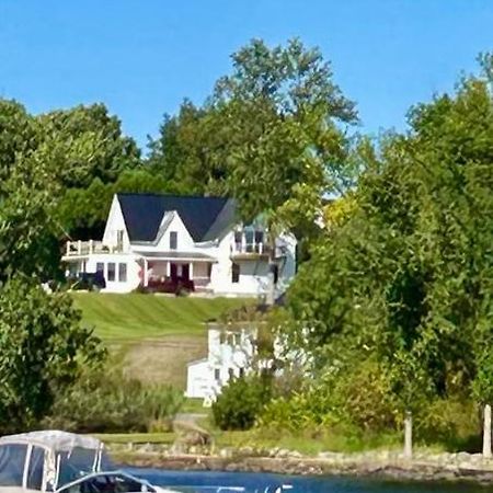 Апартаменты Gray'S Manor - Lake Memphremagog Newport Экстерьер фото