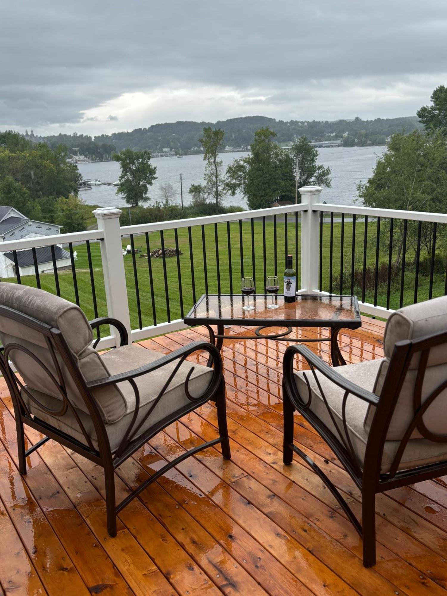 Апартаменты Gray'S Manor - Lake Memphremagog Newport Номер фото